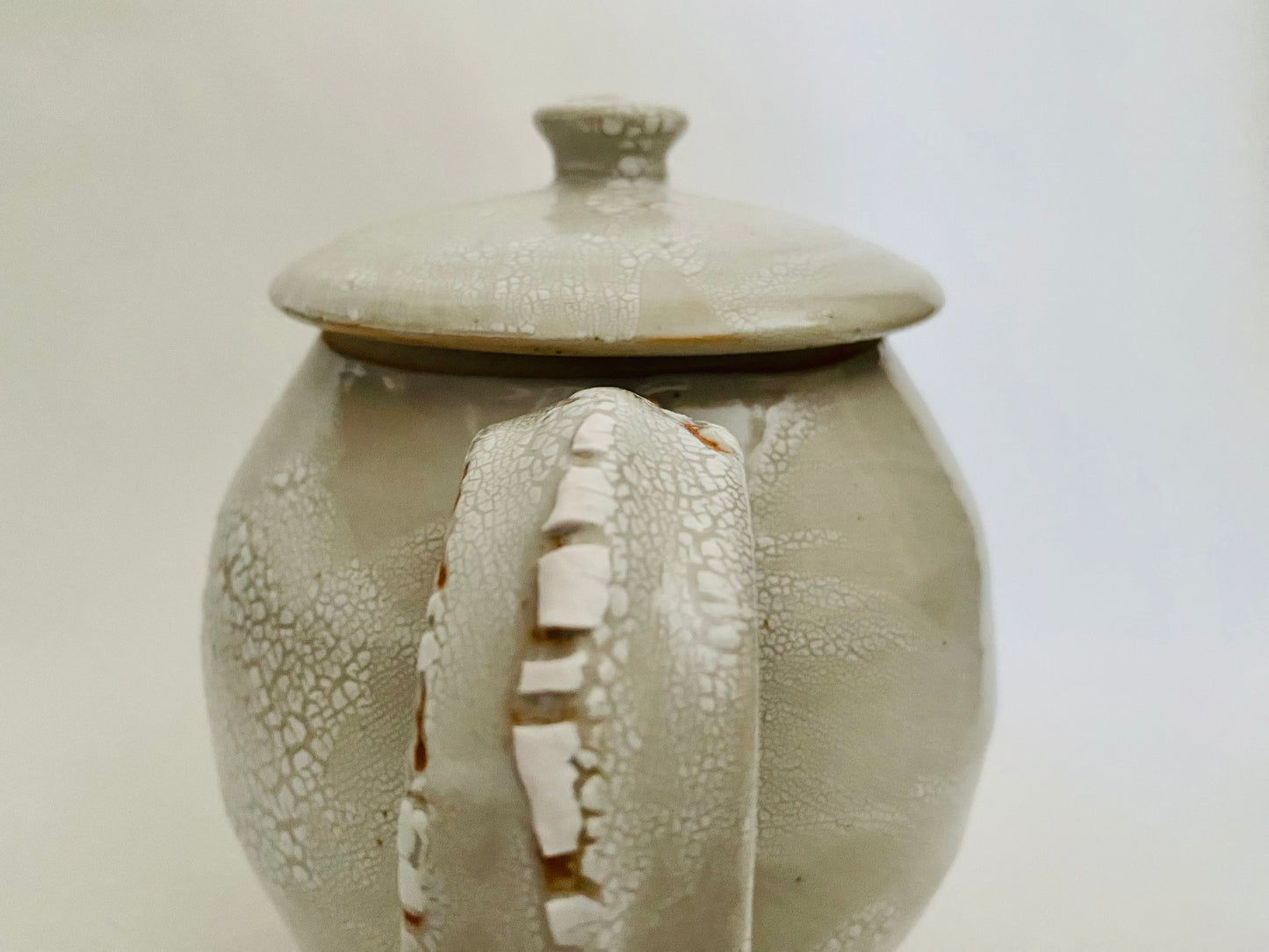 Large teapot with white crackle decoration