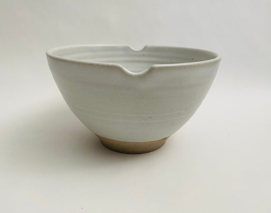 Set of 4 ramen bowls with chopstick holders in matte white glaze