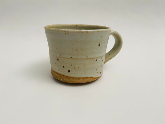 Stoneware mug in a matte finish