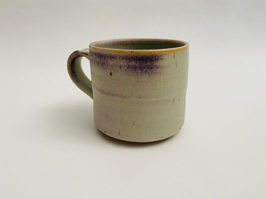Stoneware mug in a matte finish with lavender blushing