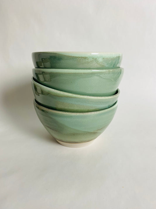 Set of 4 light green ramen bowls